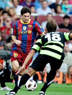 Messi na partida do Barcelona contra o Hercules