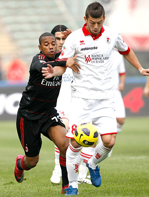 Robinho no jogo AS Bari x AC Milan