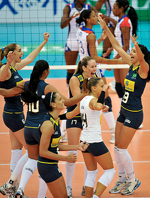 Brasil vence Cuba no Mundial de vôlei feminino