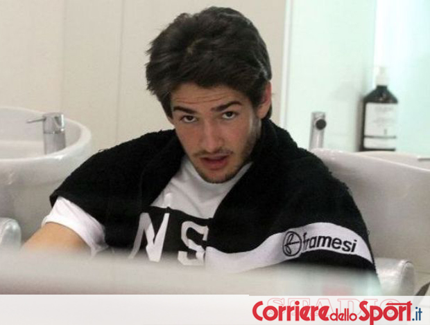 Confira o novo penteado de Alexandre Pato
(Reprodução Corriere dello Sport)
