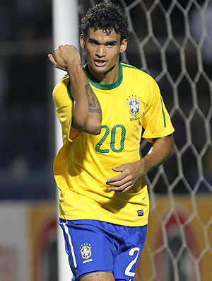 Willian comemora gol do Brasil contra a Colômbia (Foto: Mowa Press)