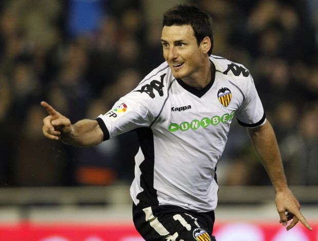 Aduriz comemora gol do Valencia contra o Hércules (Foto: EFE)