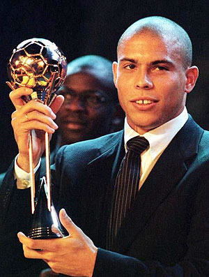 Ronaldo bola de ouro Fifa 97 (Foto: Reuters)