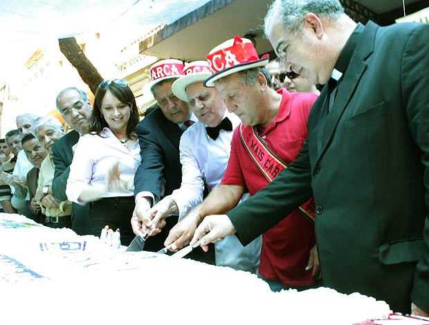 Zico bolo aniversário (Foto: Ag. Estado)
