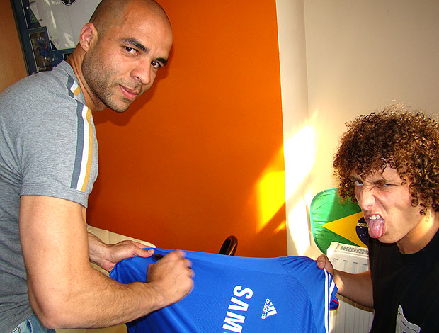 David Luiz e Alex do Chelsea (Foto: Felipe Rocha / GLOBOESPORTE.COM)