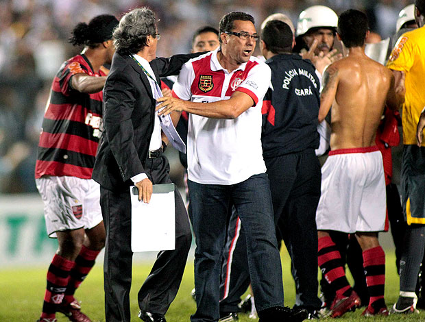 Luxemburgo na partida do Flamengo contra o Ceará (Foto: Futura Press)