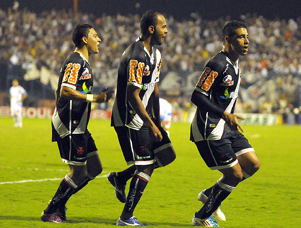 Diego Souza Alecsandro Eder Luis gol Vasco x Avaí (Foto: Ag. Estado)
