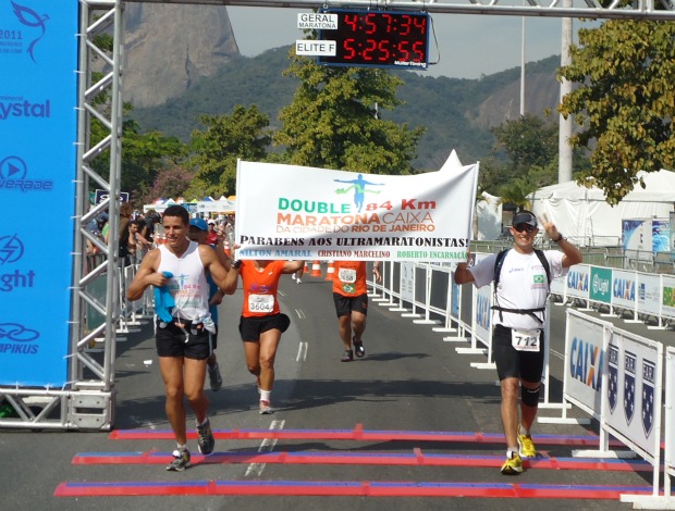Cristiano Marcelino Roberto Encarnação Maratona Rio dobrada (Foto: Lucas Loos / GLOBOESPORTE.COM)