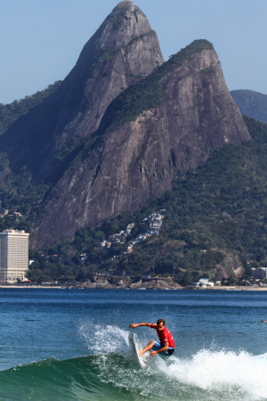 surfe Tom Curren Mundial Master Arpoador (Foto: Fabio Minduim / Divulgação)