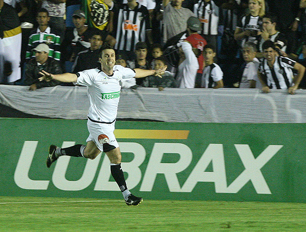 Elias gol Figueirense (Foto: Ag. Estado)