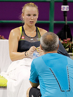 Caroline Wozniacki pai Piotr tênis outubro/2010 (Foto: Getty Images)
