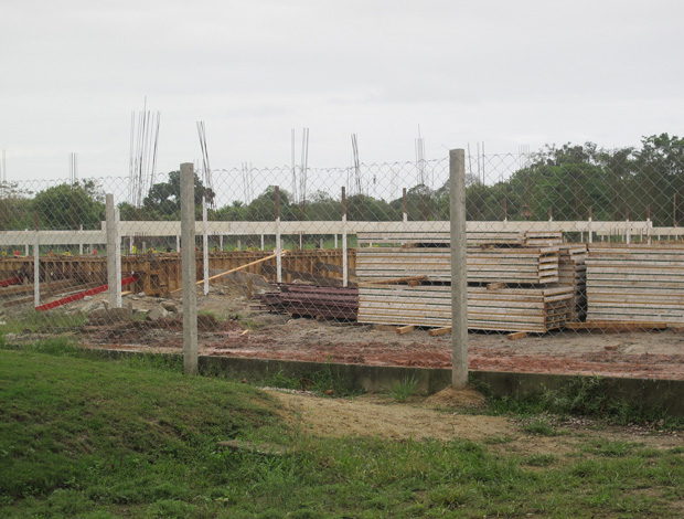 Obras do Ninho do Urubu, em Vargem Grande. Campos e construção do módulo do time profissional (Foto: Janir Junior/Globoesporte.com)