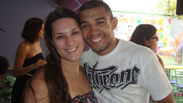 José Aldo com sua esposa, Vivianne Oliveira (Foto: Arquivo Pessoal)