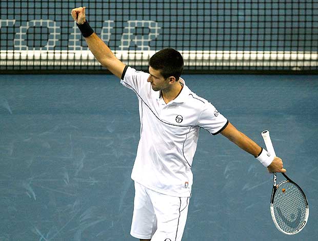 Djokovic comemora vitória sobre Lukasz Kubot (Foto: Reuters)