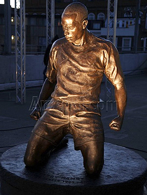 Arsenal lança estátua de Henry (Foto: Site Oficial do Arsenal)