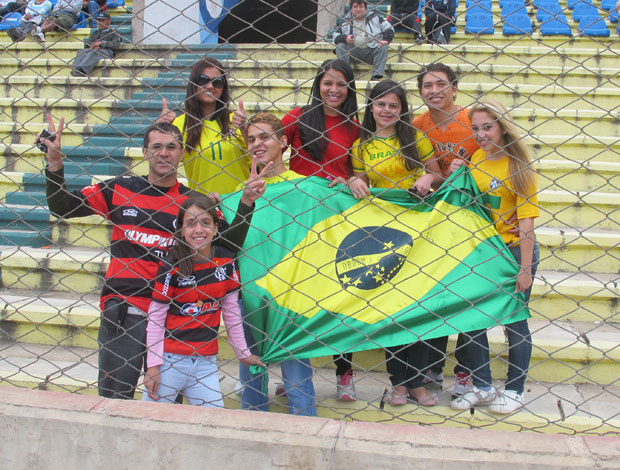Torcedores brasileiros no estádio Patria (Foto: Richard Souza/Globoesporte.com)