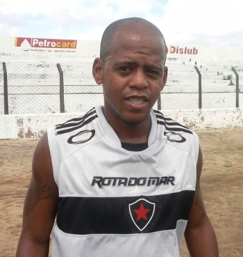Buiú, atacante do Botafogo-PB (Foto: Divulgação / Botafogo-PB)