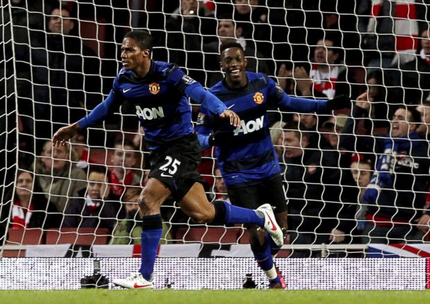 Valencia e Welbeck marcaram os gols do United no clássico contra o Arsenal (Foto: Agência Efe)
