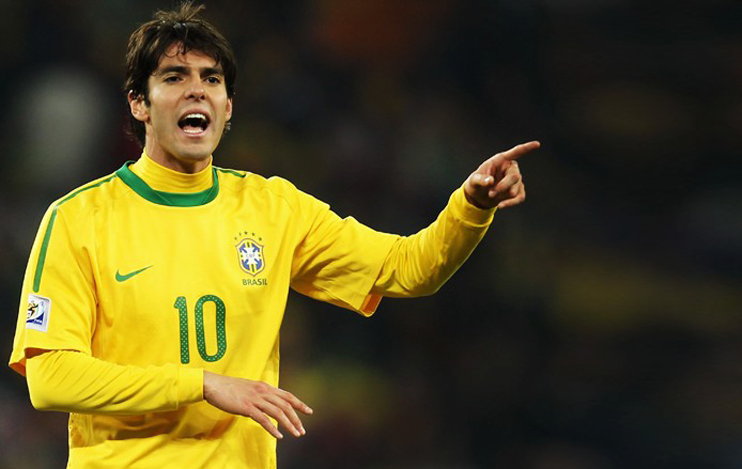 Adriano e Kaká aparecem na curta história da Seleção contra o Iraque |  globoesporte.com