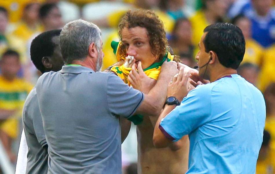 Os craques das tesouras comentam o cabelo de David Luiz