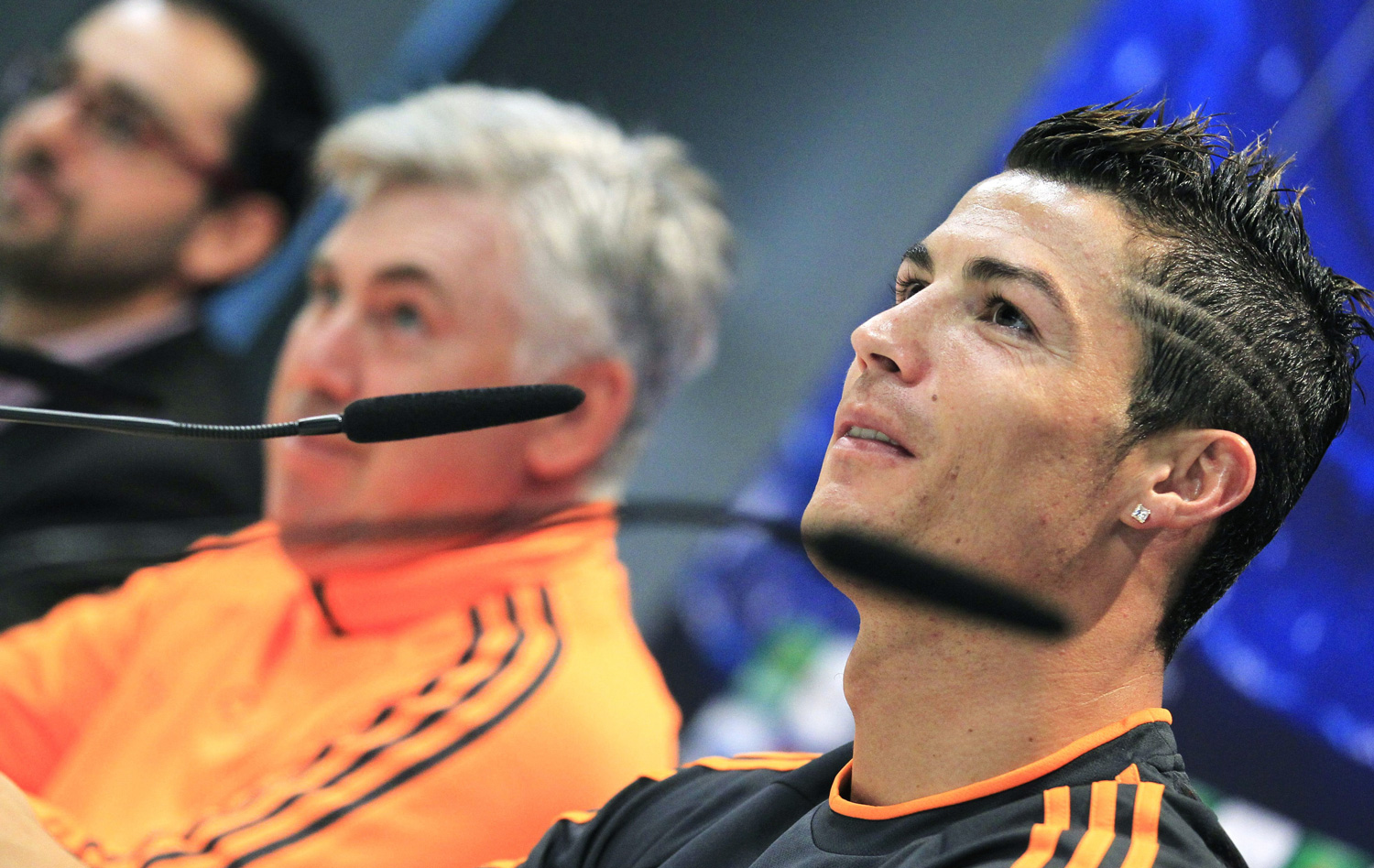 Do crespo ao gel e às luzes: os vários estilos do cabelo de Cristiano  Ronaldo