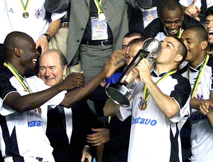 Em parabéns a Vampeta, FIFA reafirma: Mundial de clubes só começou em 2000