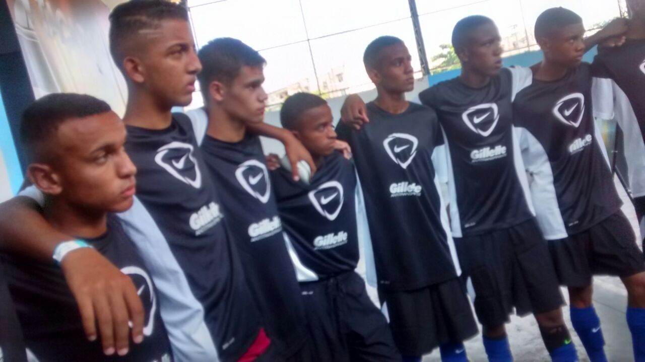 Campeões em 2014, meninos da Vila Kennedy vencem apertado ... - Globo.com