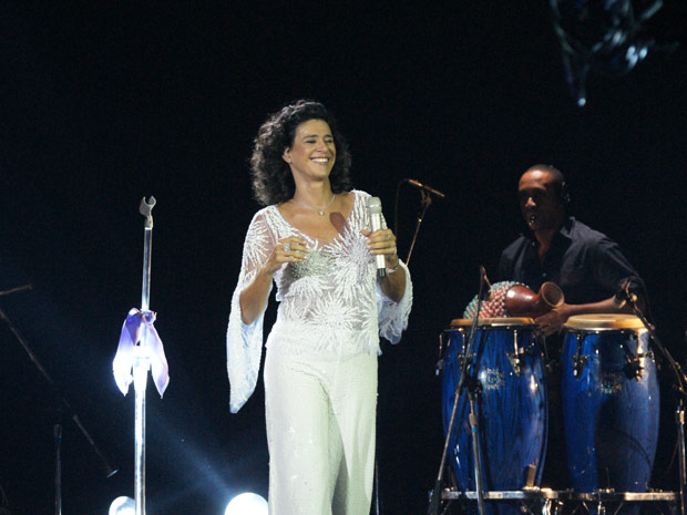 Simone cantou tema de André, o sucesso 'Love'