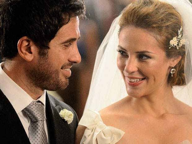 Marina e Pedro se casam  (Foto: Insensato Coração / Tv Globo)