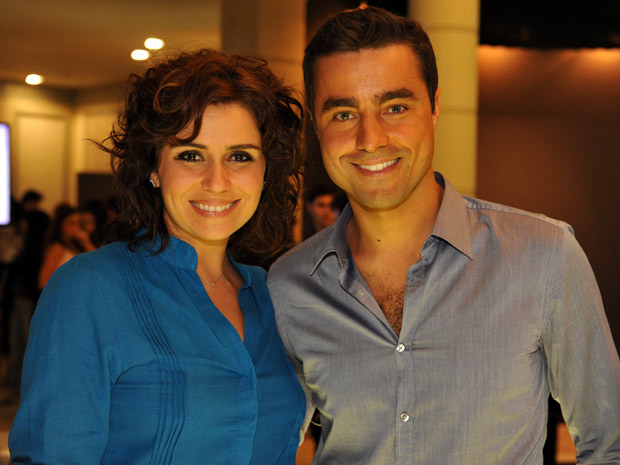Giovanna Antonelli elogia entrosamento com Ricardo Pereira (Foto: Aquele Beijo/TV Globo)