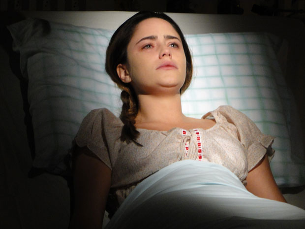 Ana abre os olhos pela primeira vez depois de anos e sai do coma (Foto: A Vida da Gente - Tv Globo)