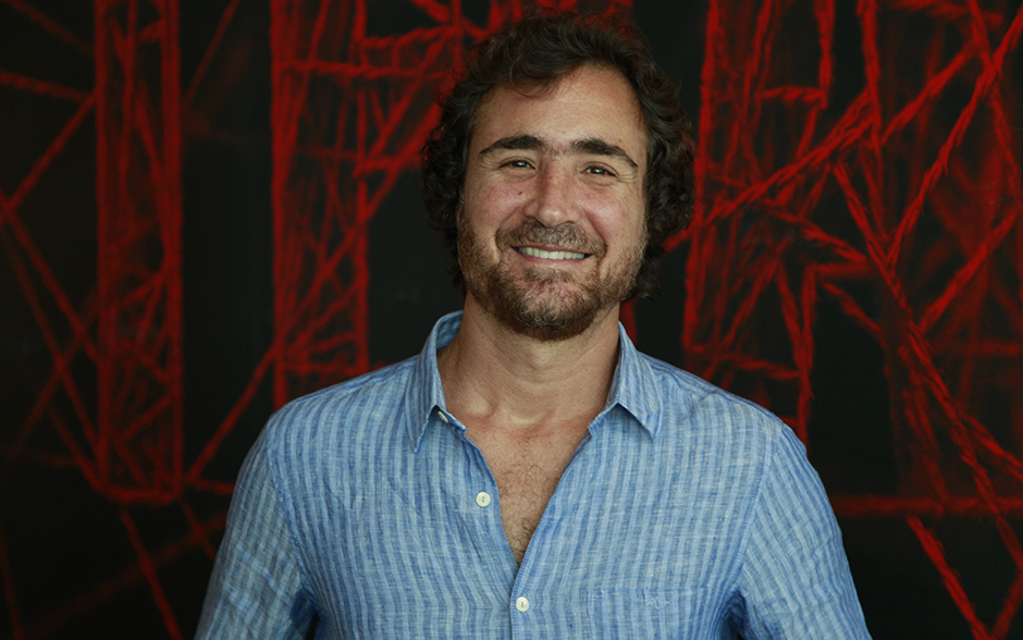O personagem Jorge Macedo, protagonista da série, foi feito especialmente para o ator João Miguel 