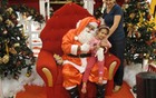 Desempregado vira Papai Noel em shopping (Gabriela Gasparin/G1)