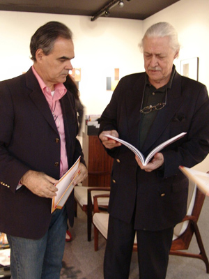 Max Perlingeiro e Wesley Duke Lee em foto de 2006