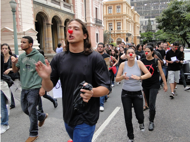 Estudantes protestam contra o Enem em Belo Horizonte.