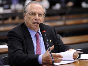 O deputado Paulo Maluf (PP-SP) durante sessão da Câmara