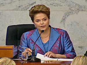 A presidente eleita, Dilma Rousseff, discursa após receber o diploma do TSE