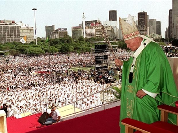 O papa João Paulo II durante visita ao Rio, em 1997