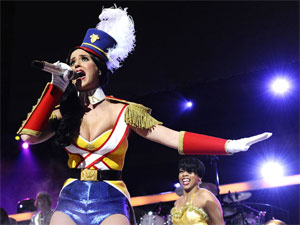 A cantora Katy Perry, que se apresenta pela primeira vez no país (Foto: AP)