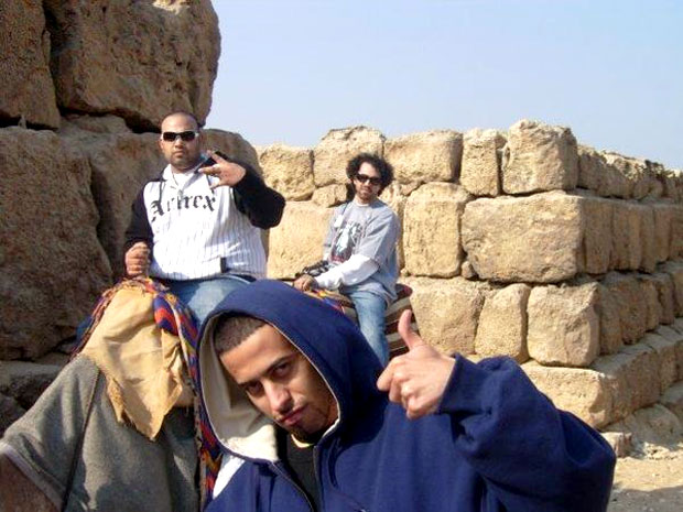 Os rappers do Arabian Knight; depois do lançamento de 'Rebel', eles foram convidados para se apresentar na praça Tahir, mas negaram (Foto: Divulgação/Myspace do artista)