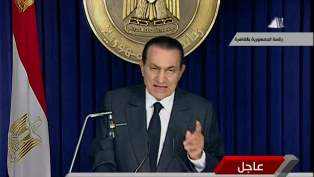 Saiba os possíveis próximos passos após a renúncia de Mubarak  (AP)