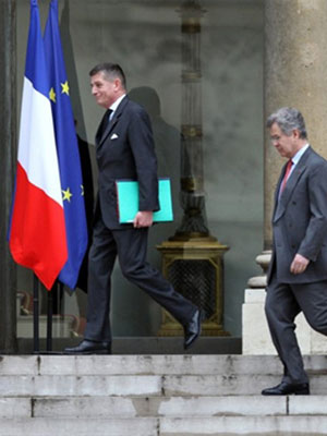 Paris suspende atividades
em embaixada em Trípoli (AFP)