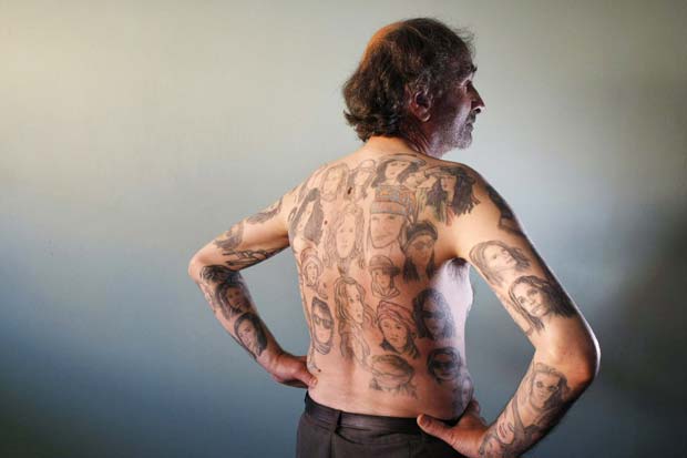 Miljenko Parserisas Bukovic ostenta 82 tatuagens da atriz Julia Roberts. (Foto: Eliseo Fernandez/Reuters)