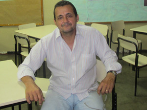 Diretor de escola em Realengo (Foto: Tahiane Stochero/G1)
