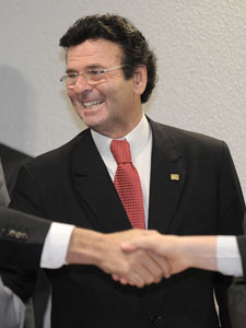 O ministro Luiz Fux após sabatina no Senado em que teve o nome aprovado para vaga no STF (Foto: José Cruz/ABr)