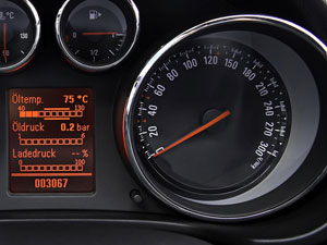 Velocímetro chega aos 300 km/h (Foto: Divulgação/Opel)