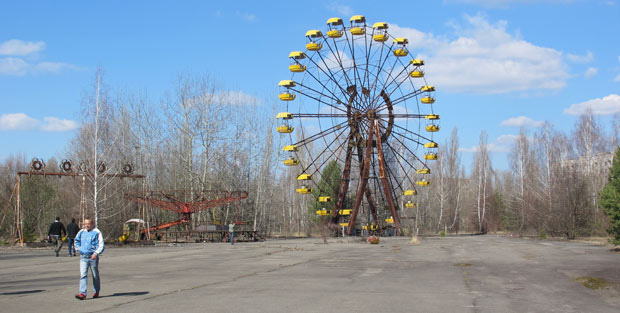 Roda gigante no parque de diversões de Pripyat: a cidade que em outros tempos tinha uma população jovem, ficou parada no tempo. (Foto: Dennis Barbosa/G1)