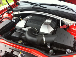 Motor V8 6.2 de 406 cv é o mesmo nas duas versões (Foto: Priscila Dal Poggetto/G1)