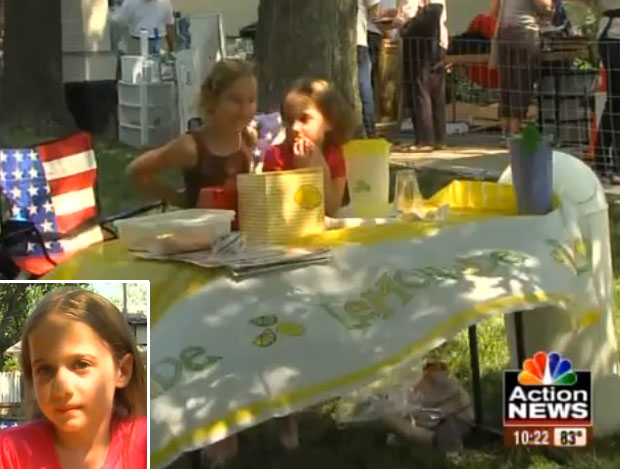 Ellie Bolch, de seis anos, decidiu vender limonadas e arrecadar dinheiro para vítimas de tornado (Foto: Reprodução/NBC)