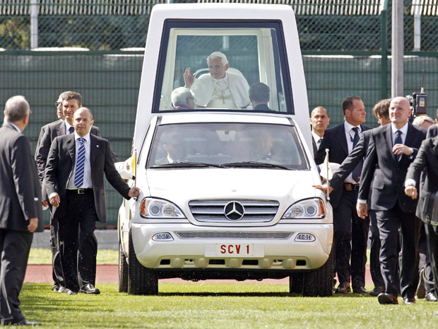 papamóvel papa bento xvi (Foto: Reuters)